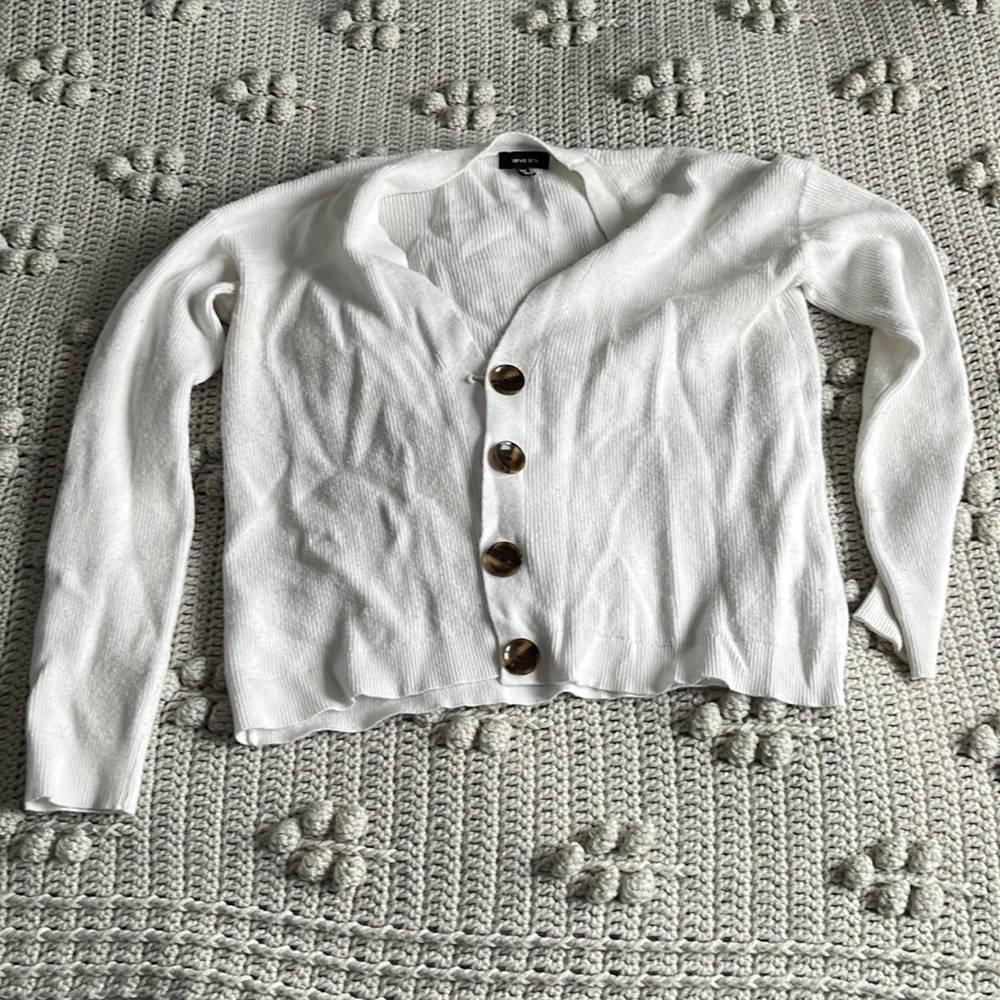 White button up cropped cardigan